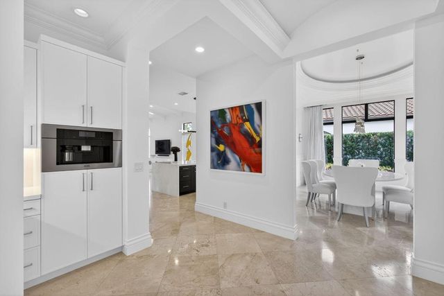 213 Via Palacio, Palm Beach Gardens, FL 33418