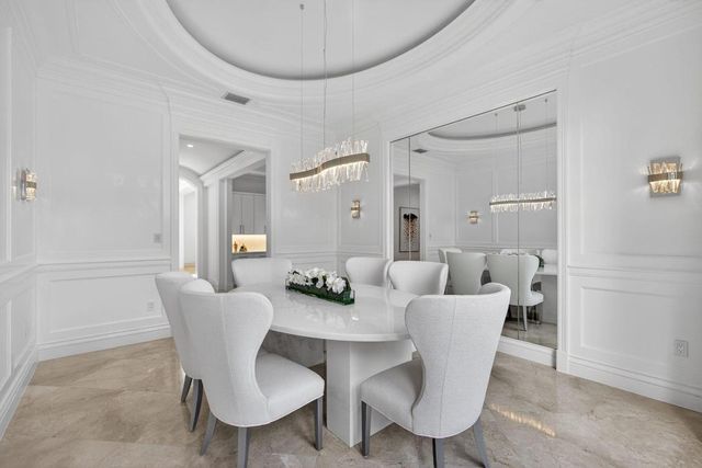 213 Via Palacio, Palm Beach Gardens, FL 33418