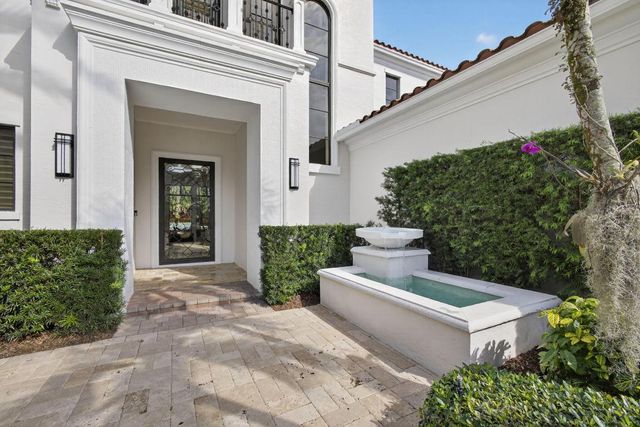 213 Via Palacio, Palm Beach Gardens, FL 33418