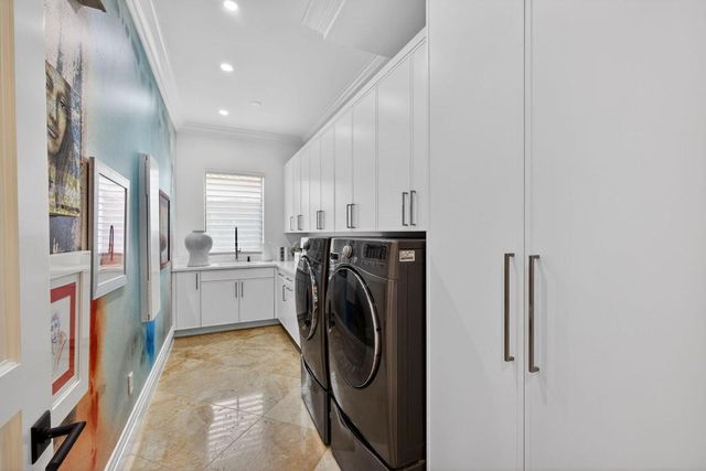 213 Via Palacio, Palm Beach Gardens, FL 33418