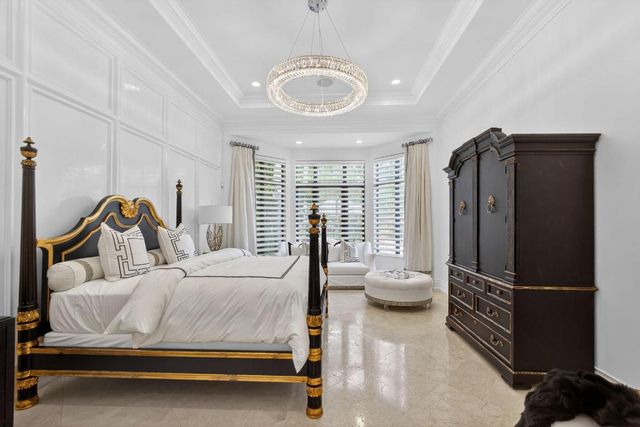 213 Via Palacio, Palm Beach Gardens, FL 33418