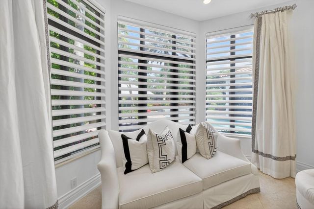 213 Via Palacio, Palm Beach Gardens, FL 33418