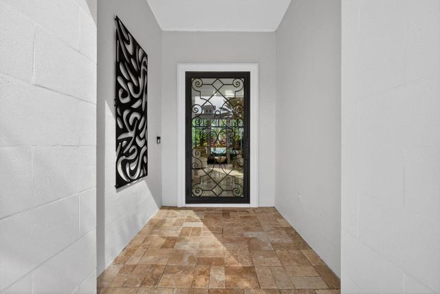 213 Via Palacio, Palm Beach Gardens, FL 33418