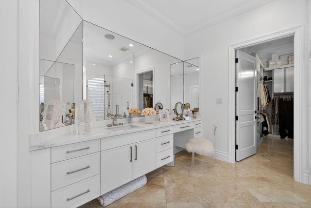 213 Via Palacio, Palm Beach Gardens, FL 33418