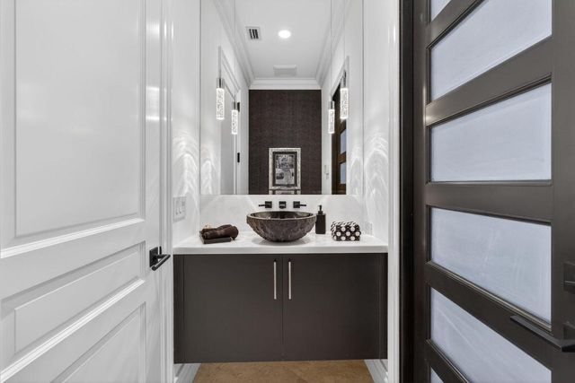 213 Via Palacio, Palm Beach Gardens, FL 33418