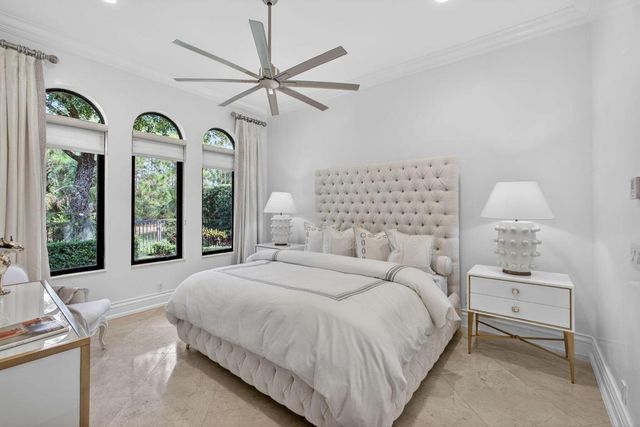 213 Via Palacio, Palm Beach Gardens, FL 33418