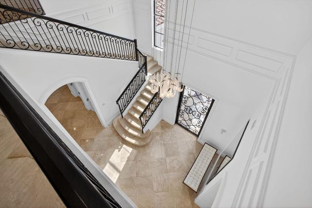 213 Via Palacio, Palm Beach Gardens, FL 33418