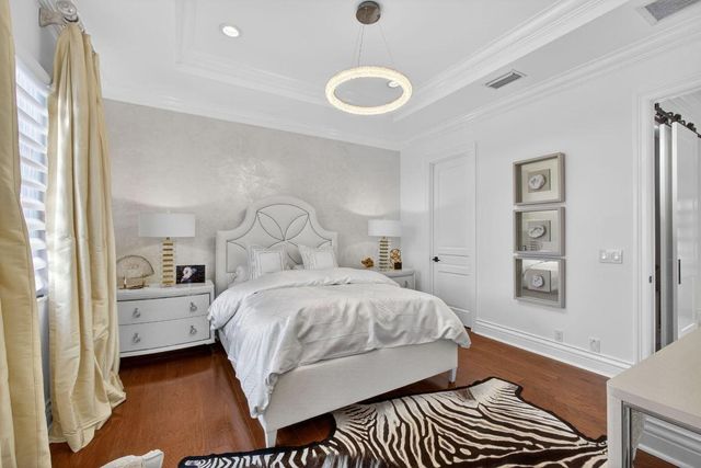 213 Via Palacio, Palm Beach Gardens, FL 33418