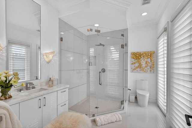 213 Via Palacio, Palm Beach Gardens, FL 33418