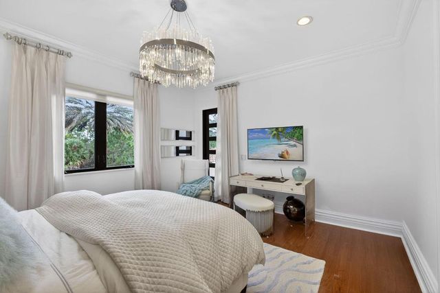 213 Via Palacio, Palm Beach Gardens, FL 33418