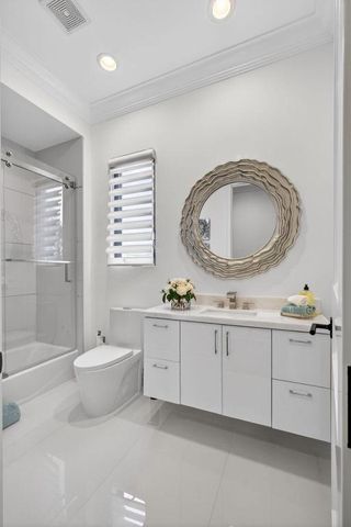 213 Via Palacio, Palm Beach Gardens, FL 33418