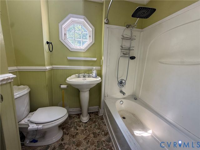 232 Grove Ave, Petersburg, VA 23803
