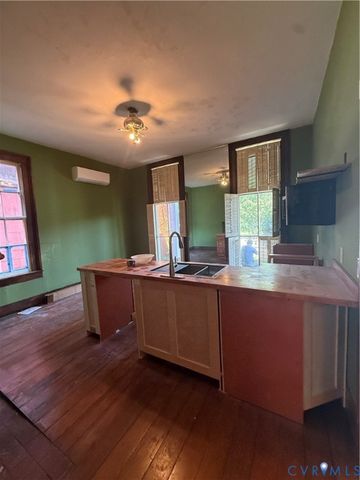 232 Grove Ave, Petersburg, VA 23803