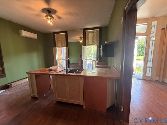 232 Grove Ave, Petersburg, VA 23803