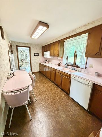 207 Terry Avenue NE, Massillon, OH 44646