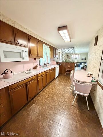 207 Terry Avenue NE, Massillon, OH 44646
