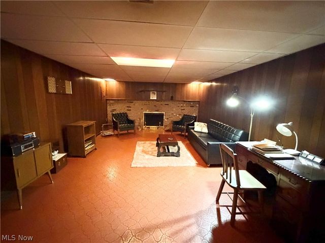 207 Terry Avenue NE, Massillon, OH 44646