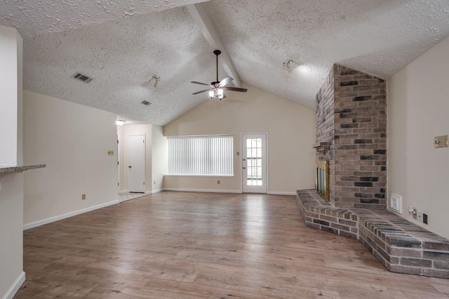 17 Crestbriar Court, Baytown, TX 77521