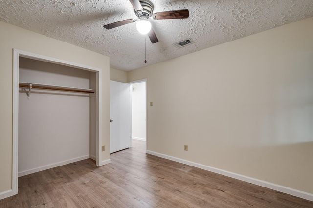 17 Crestbriar Court, Baytown, TX 77521
