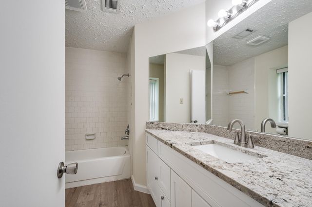 17 Crestbriar Court, Baytown, TX 77521