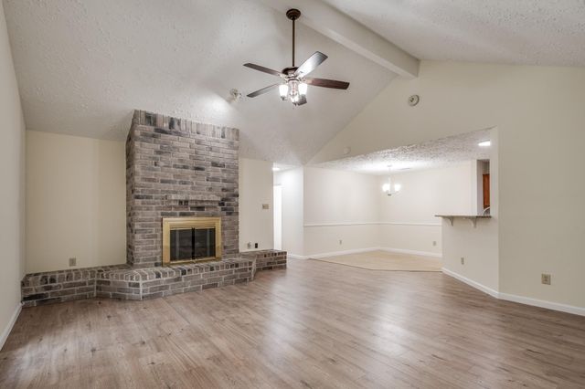 17 Crestbriar Court, Baytown, TX 77521