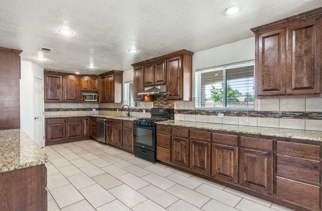 2842 La Fonda Drive SW, Albuquerque, NM 87105