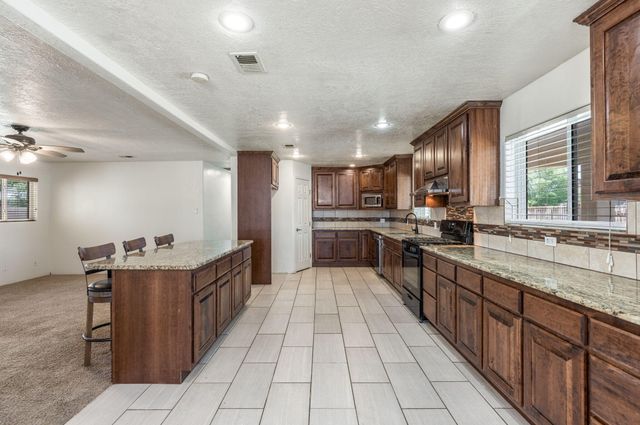 2842 La Fonda Drive SW, Albuquerque, NM 87105