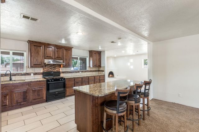 2842 La Fonda Drive SW, Albuquerque, NM 87105