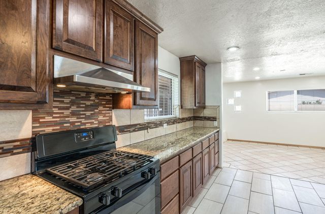 2842 La Fonda Drive SW, Albuquerque, NM 87105