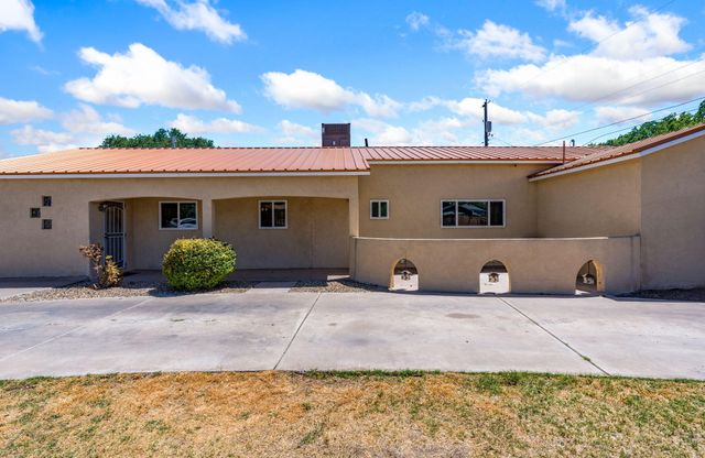 2842 La Fonda Drive SW, Albuquerque, NM 87105