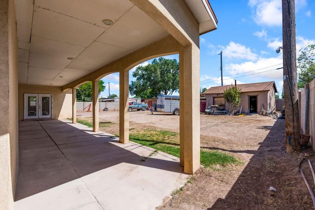 2842 La Fonda Drive SW, Albuquerque, NM 87105