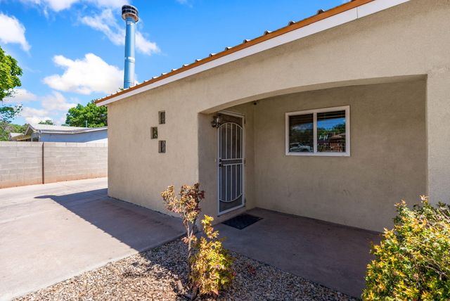 2842 La Fonda Drive SW, Albuquerque, NM 87105