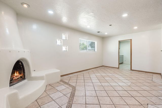 2842 La Fonda Drive SW, Albuquerque, NM 87105