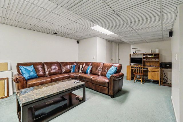 273 Eckford Drive, Troy, MI 48085