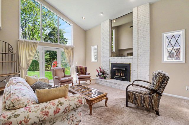 273 Eckford Drive, Troy, MI 48085