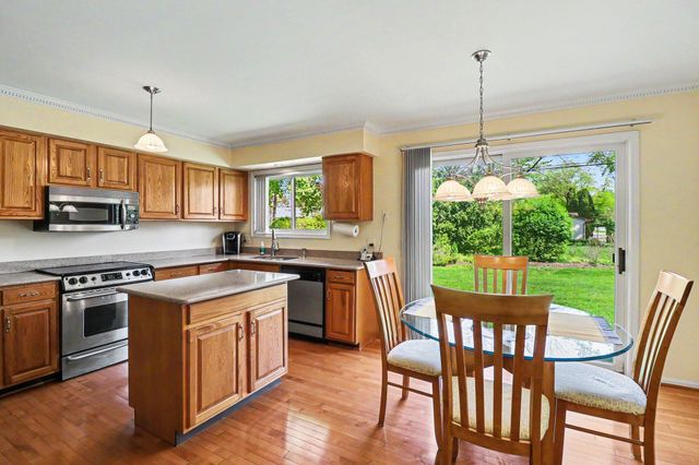 273 Eckford Drive, Troy, MI 48085