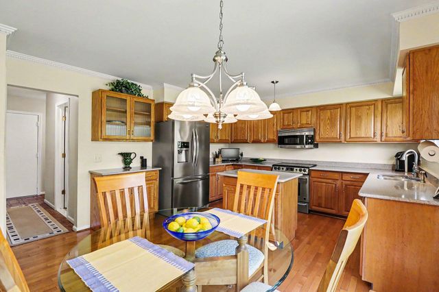 273 Eckford Drive, Troy, MI 48085