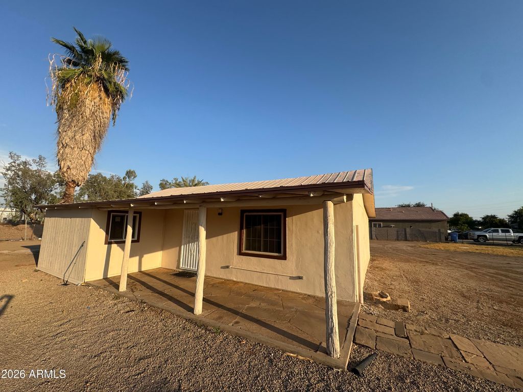 4027 W CAMELBACK Road W, Phoenix, AZ 85019 — exterior