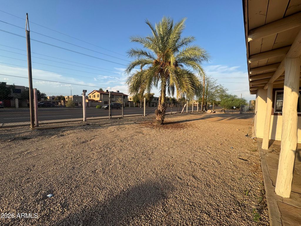 4027 W CAMELBACK Road W, Phoenix, AZ 85019 — photo 4