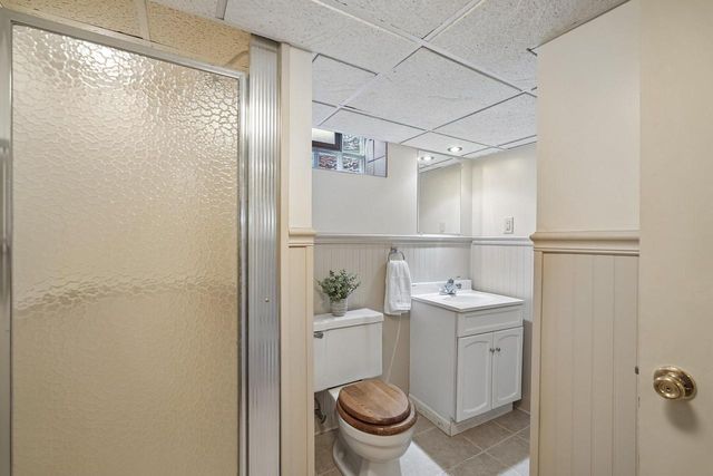 5740 N Dexter AVENUE, Glendale, WI 53209