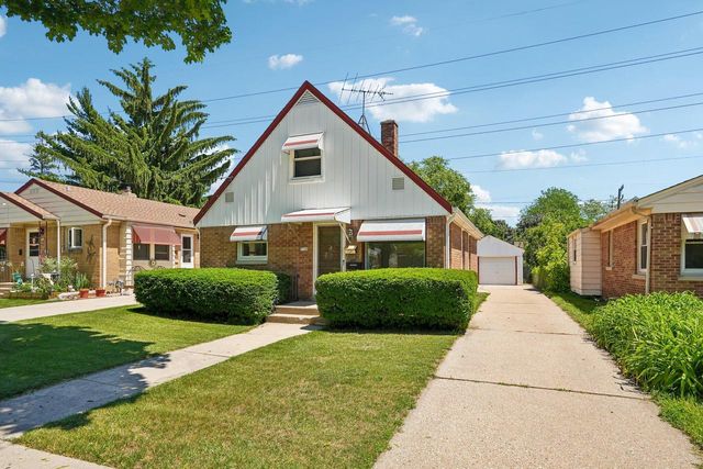 5740 N Dexter AVENUE, Glendale, WI 53209