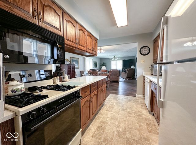 604 N Buckingham Court, Anderson, IN 46013