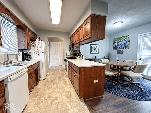 604 N Buckingham Court, Anderson, IN 46013