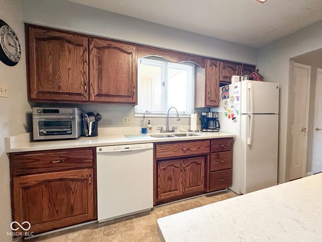 604 N Buckingham Court, Anderson, IN 46013