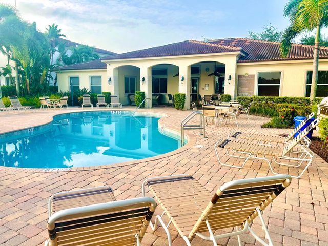 2024 FOXTAIL VIEW Court, West Palm Beach, FL 33411