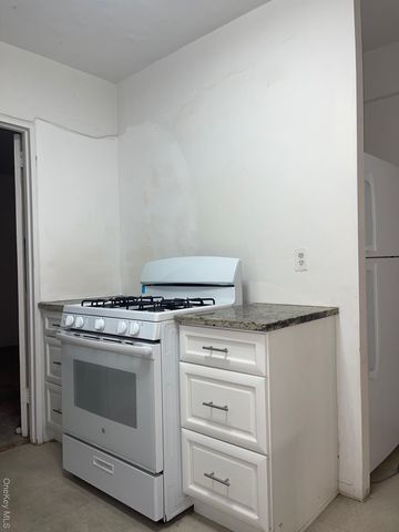 89-15 Parsons Boulevard 3L, Jamaica, NY 11432