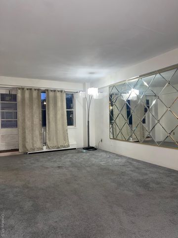 89-15 Parsons Boulevard 3L, Jamaica, NY 11432