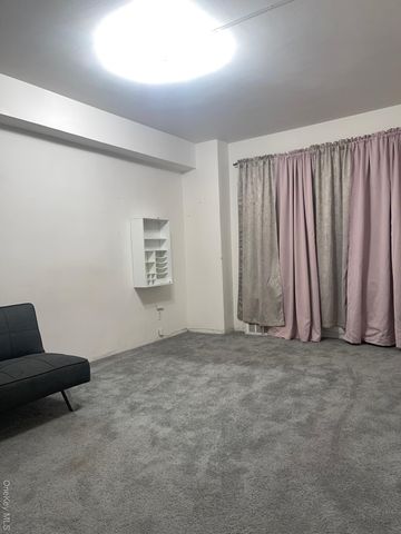 89-15 Parsons Boulevard 3L, Jamaica, NY 11432