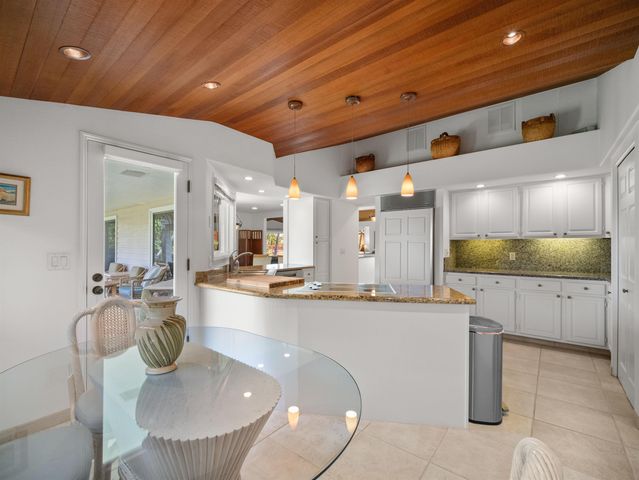 212 E Ikea Kai Pl, Kihei, HI 96753