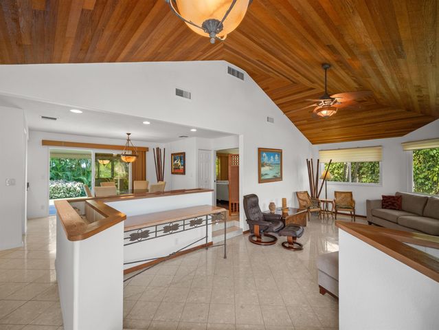 212 E Ikea Kai Pl, Kihei, HI 96753